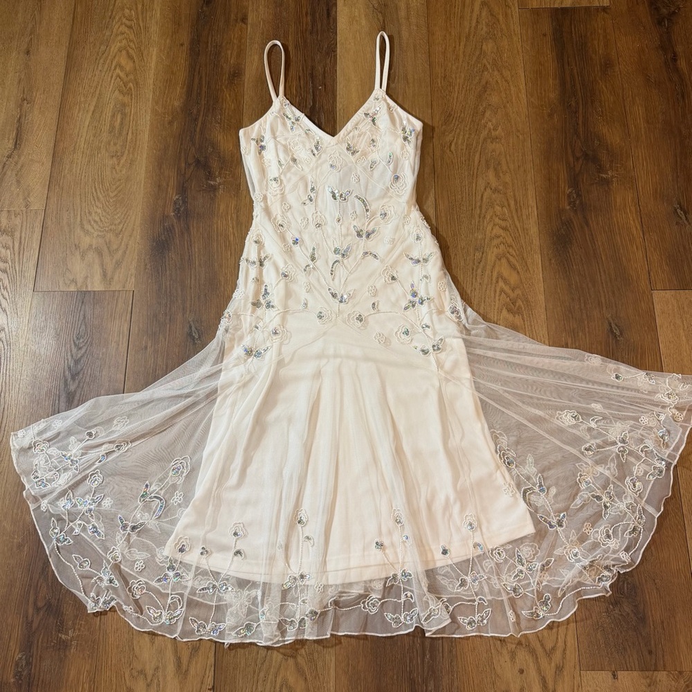 Embellished White Sequin Floral Camisole - Picture 16 of 16